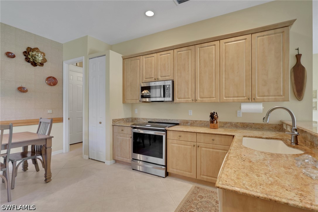 2 Bed SingleFamilyResidence for Sale in Estero, photo 13