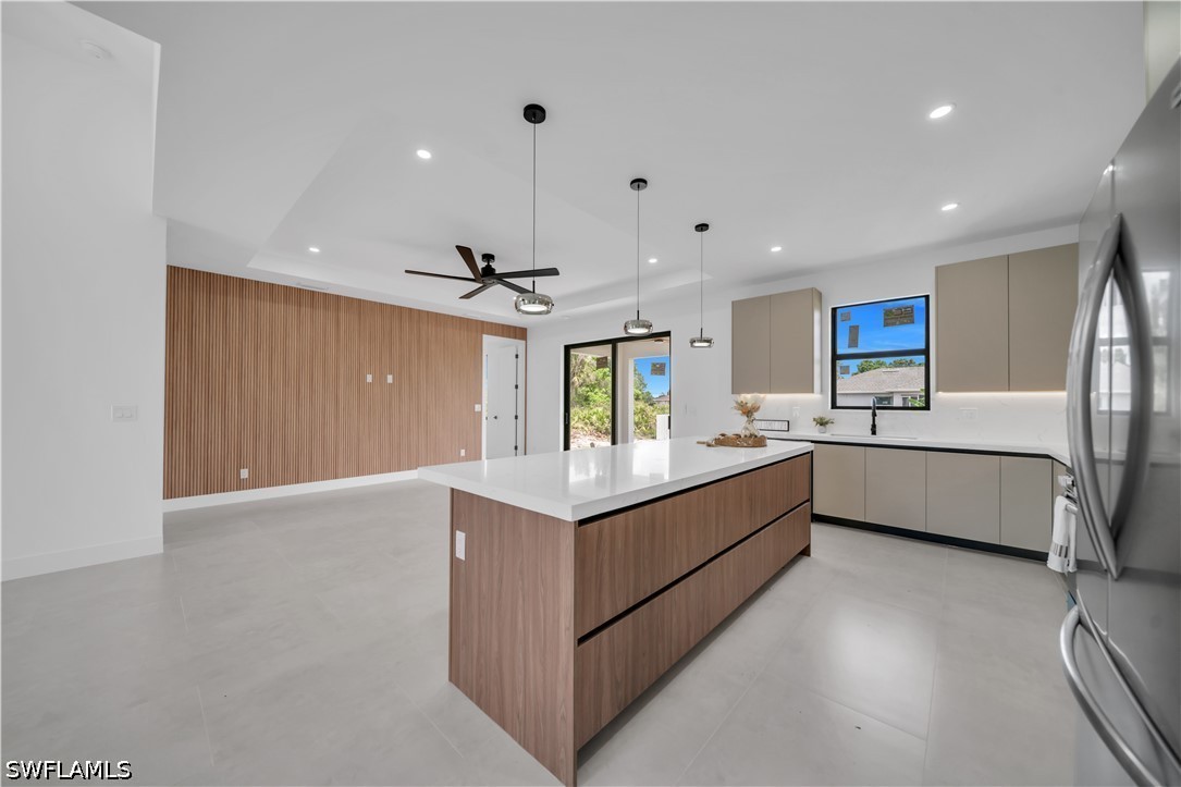 4 Bed SingleFamilyResidence for Sale in Lehigh Acres, photo 13