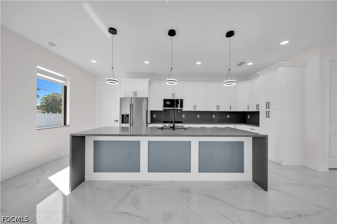 3 Bed SingleFamilyResidence for Sale in Cape Coral, photo 13