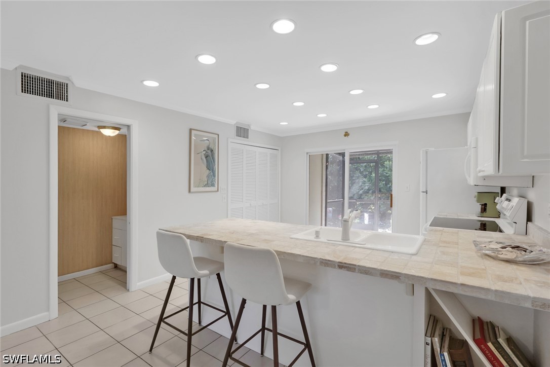 2 Bed Condominium for Sale in Marco Island, photo 13