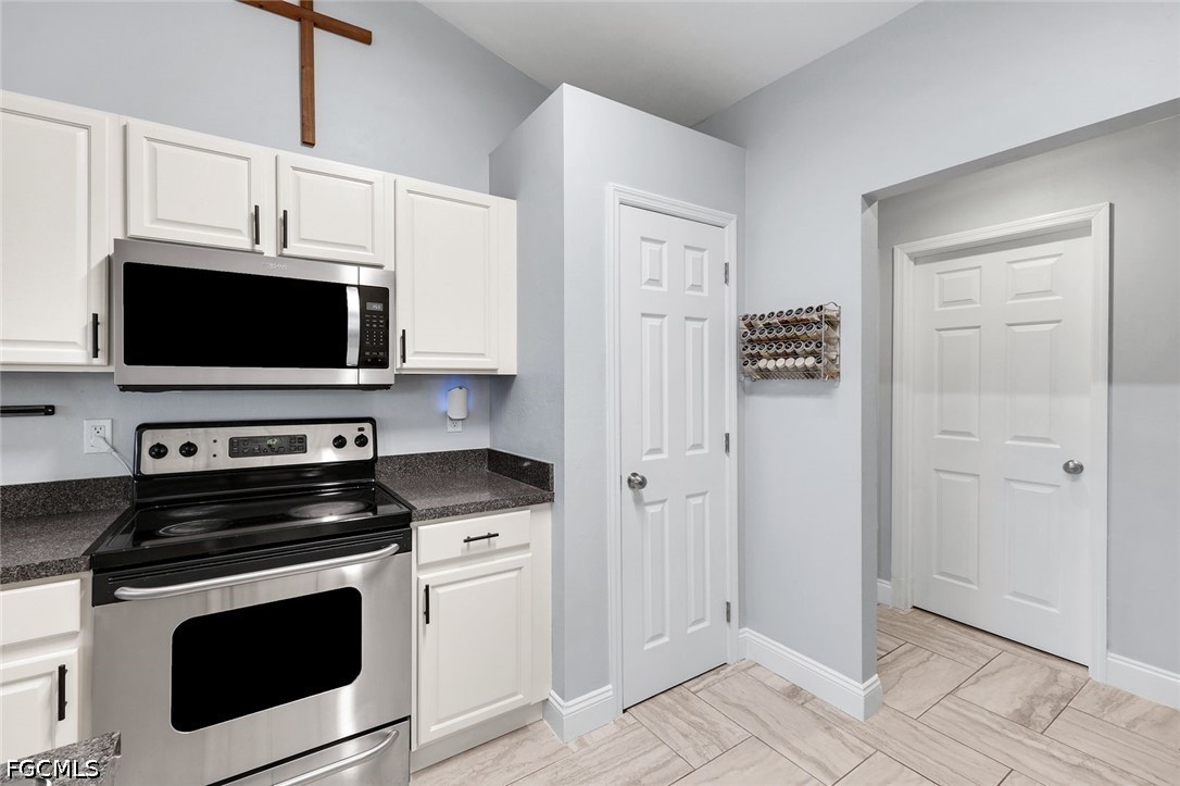 4 Bed SingleFamilyResidence for Sale in Cape Coral, photo 13