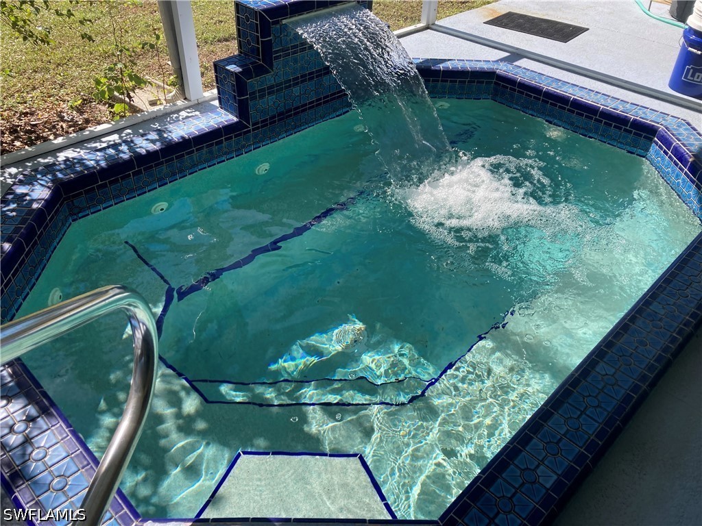 3 Bed SingleFamilyResidence for Sale in Naples, photo 13