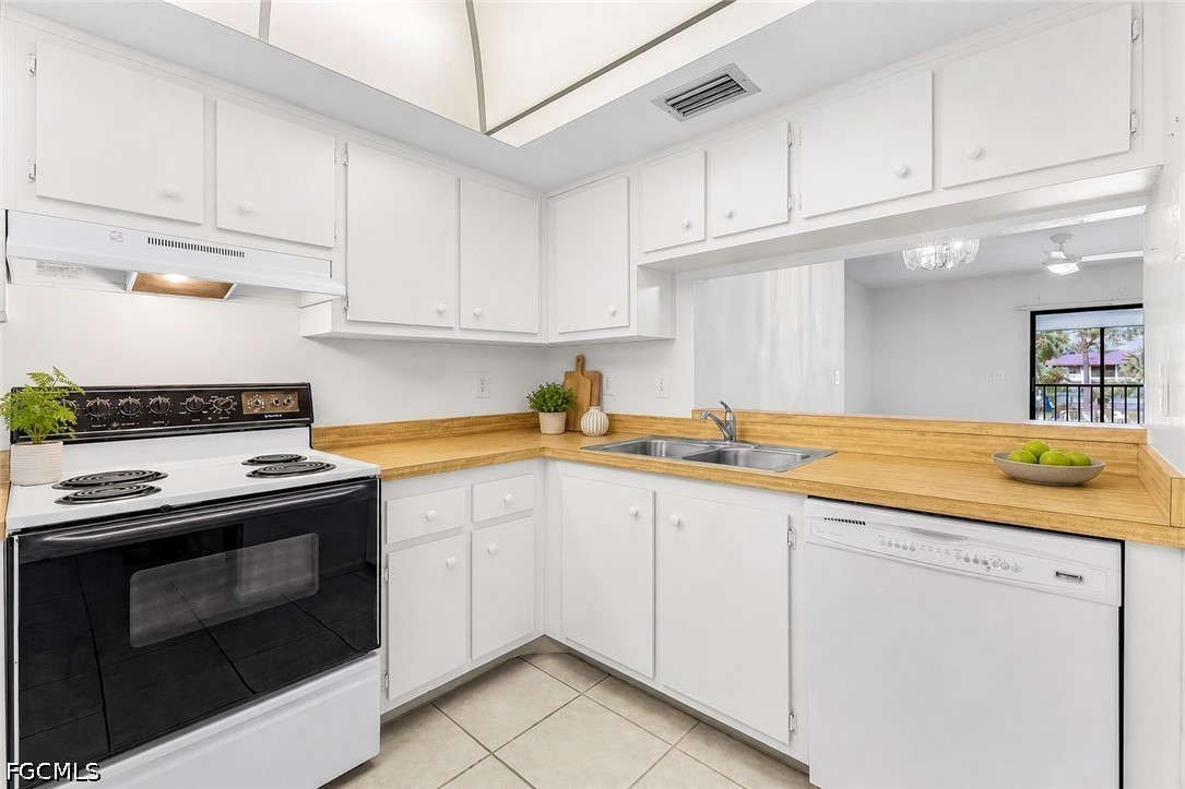 2 Bed Condominium for Sale in Naples, photo 13
