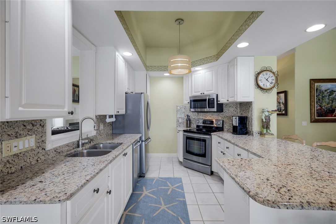 4 Bed Pool Home for Sale in Island Walk, photo 13