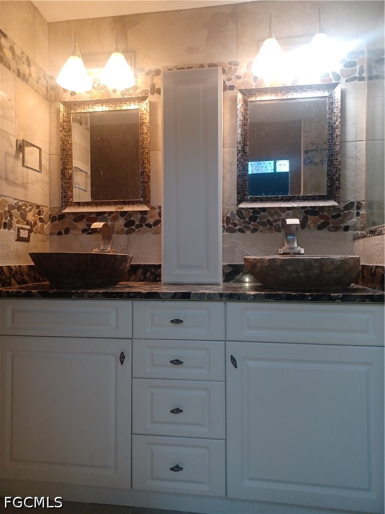 3 Bed Attached for Sale in Naples, photo 13