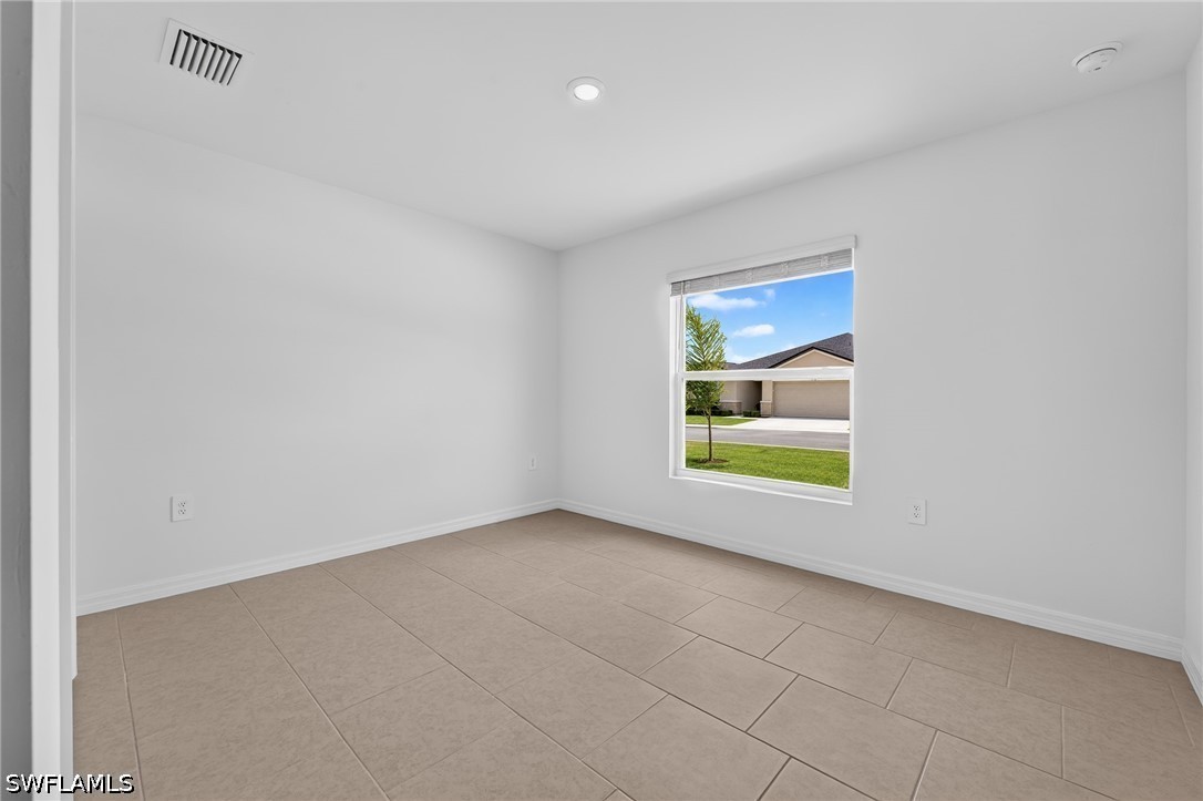 3 Bed SingleFamilyResidence for Sale in Crane Landing, photo 13