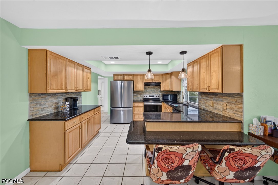 3 Bed Pool Home for Sale in Cape Coral, photo 13
