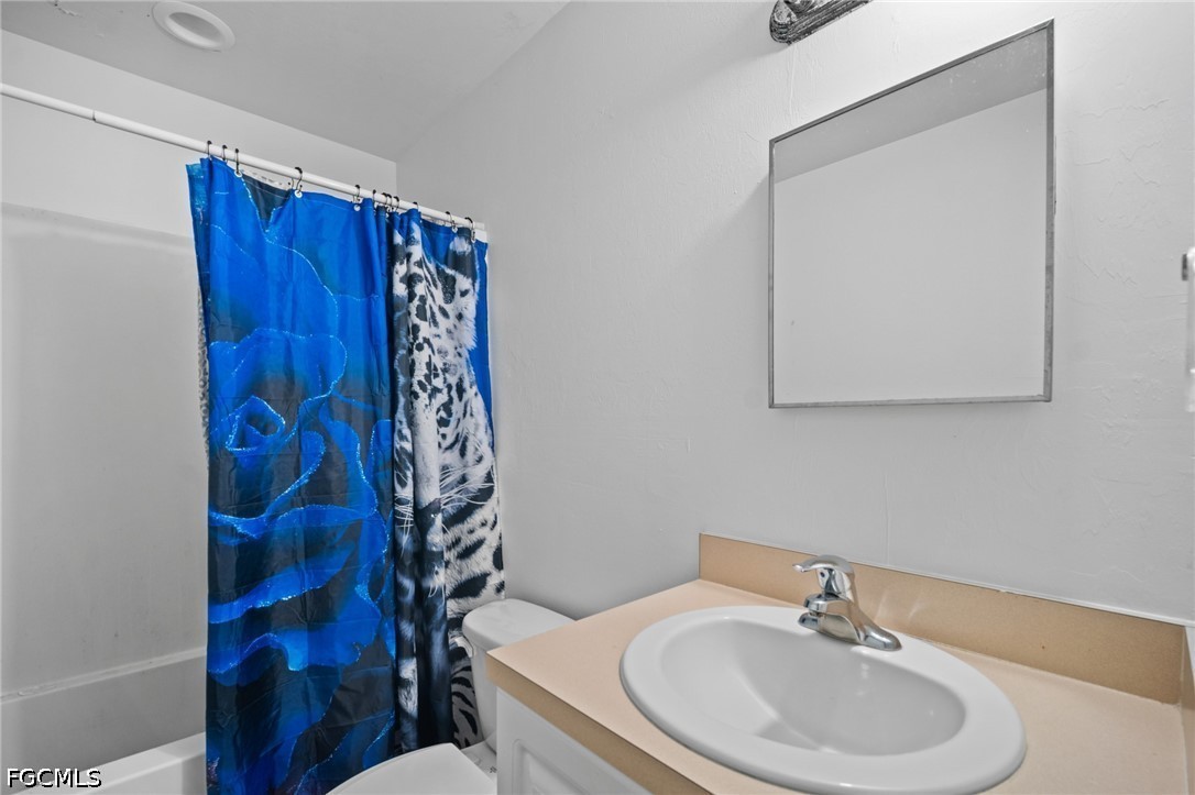 3 Bed SingleFamilyResidence for Sale in Lehigh Acres, photo 13