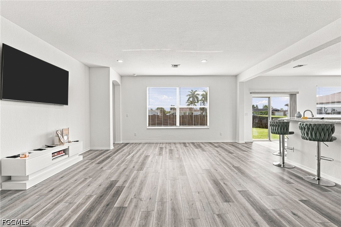 3 Bed SingleFamilyResidence for Sale in Cape Coral, photo 13