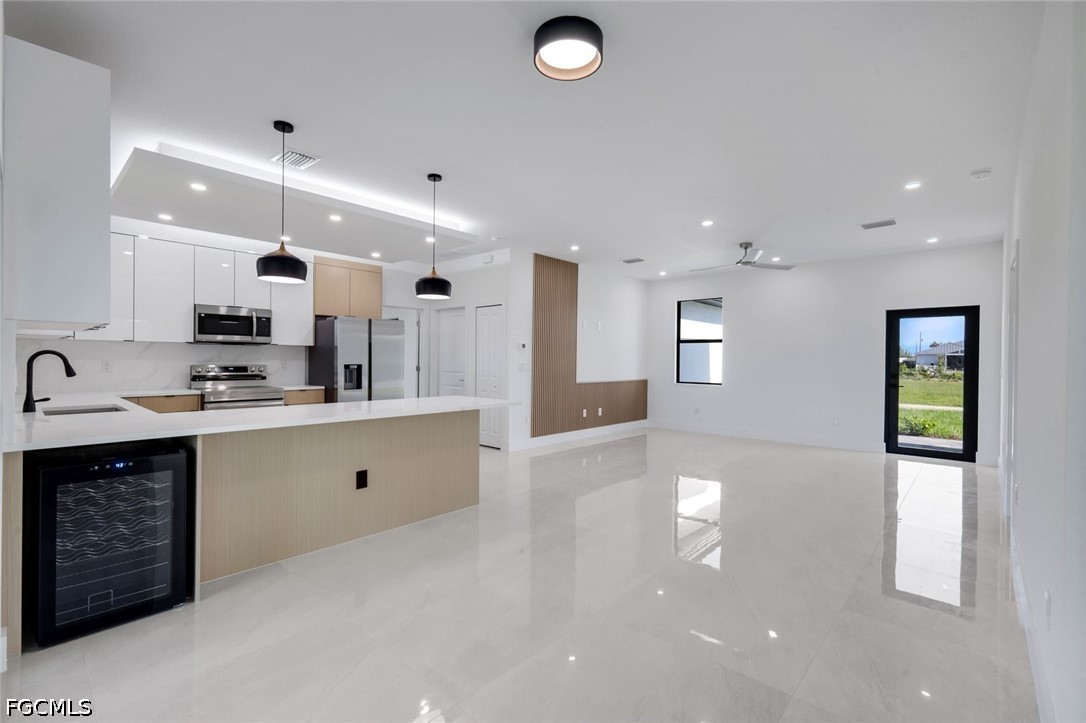 4 Bed SingleFamilyResidence for Sale in Cape Coral, photo 13
