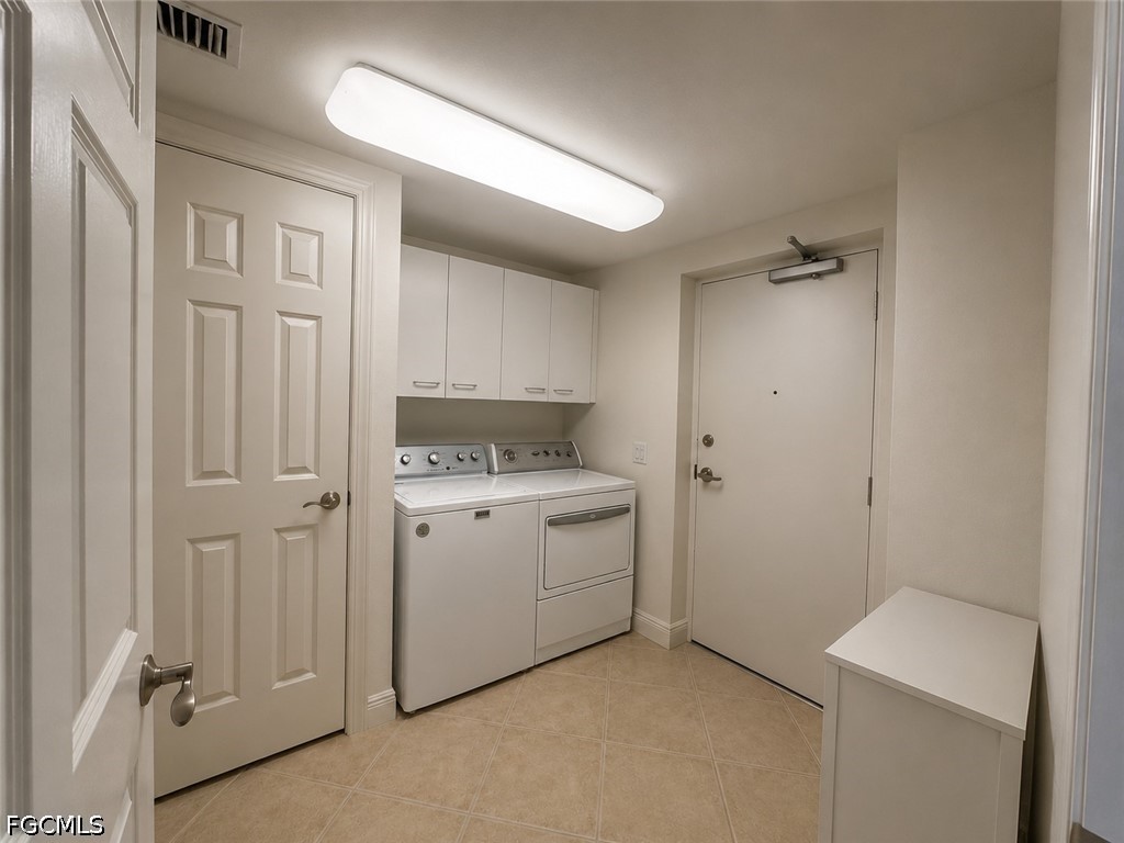 2 Bed Waterfront Home for Sale in Estero, photo 13
