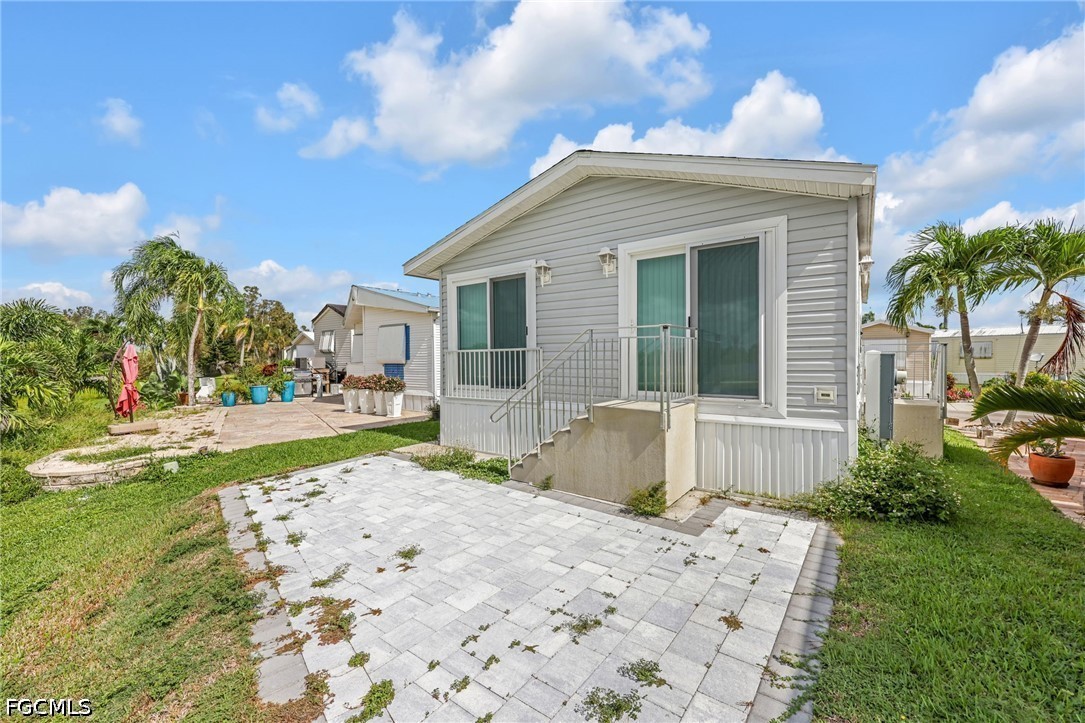 2 Bed Waterfront Home for Sale in Fort Myers, photo 13