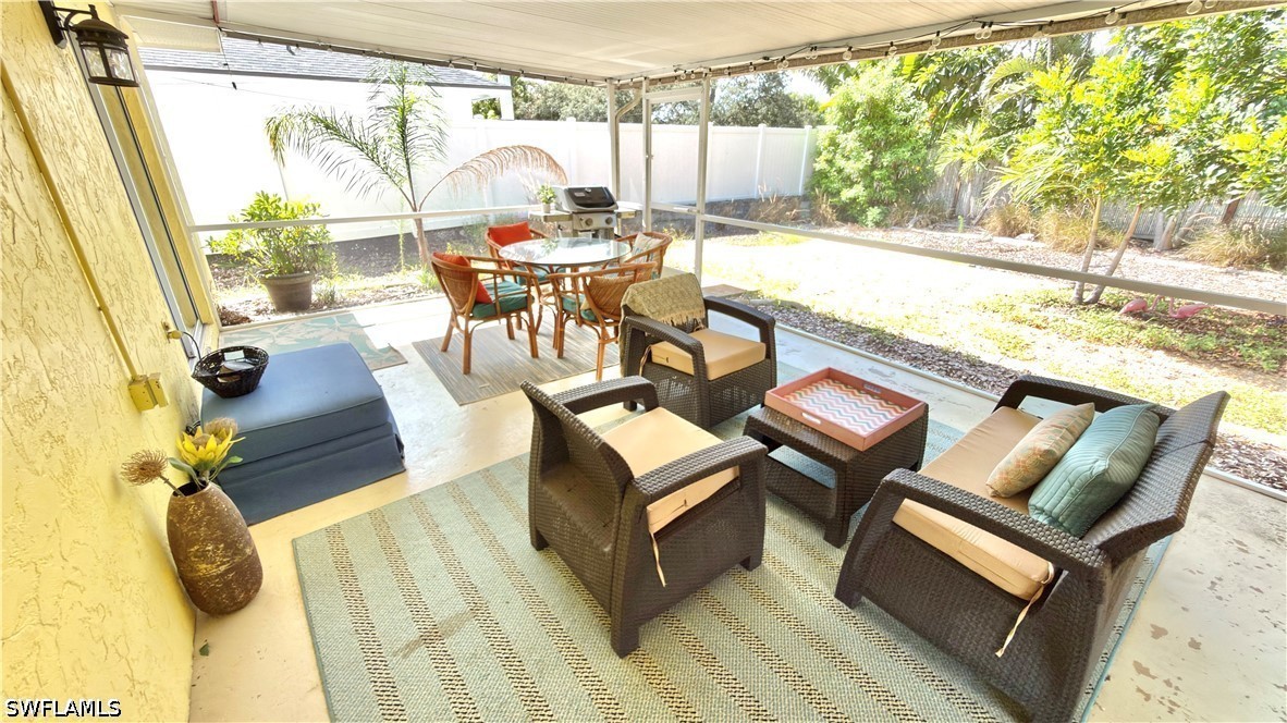 2 Bed SingleFamilyResidence for Sale in Naples, photo 13