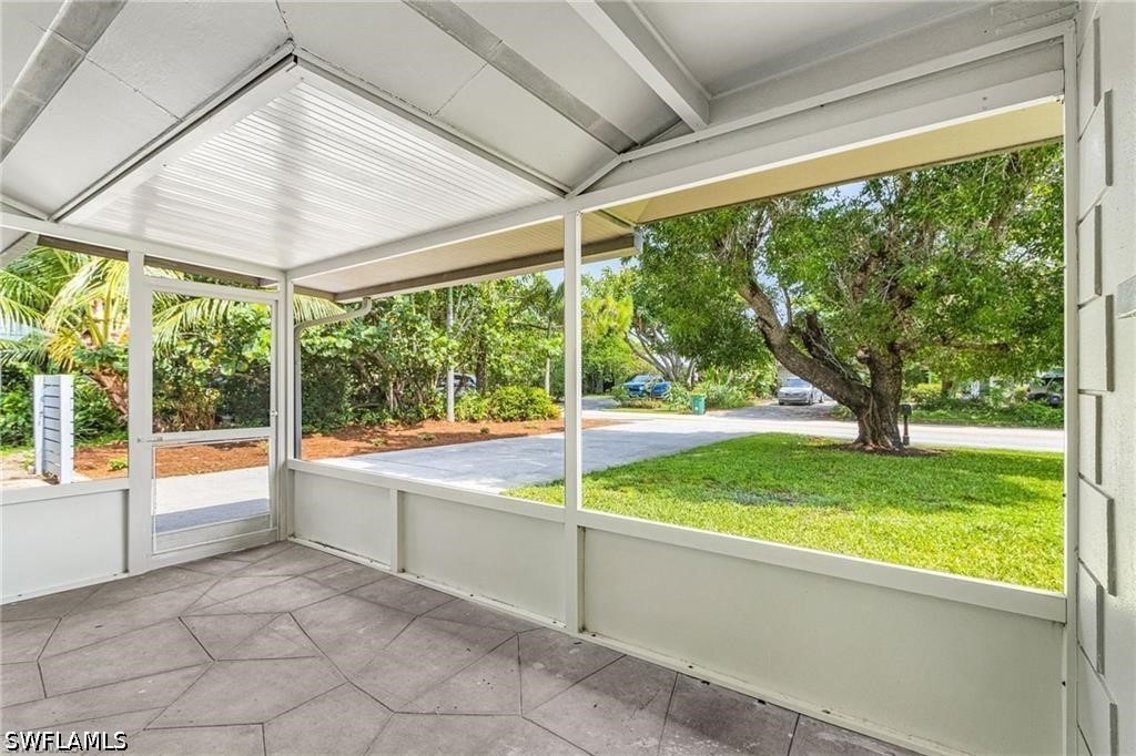 3 Bed SingleFamilyResidence for Sale in Naples, photo 13