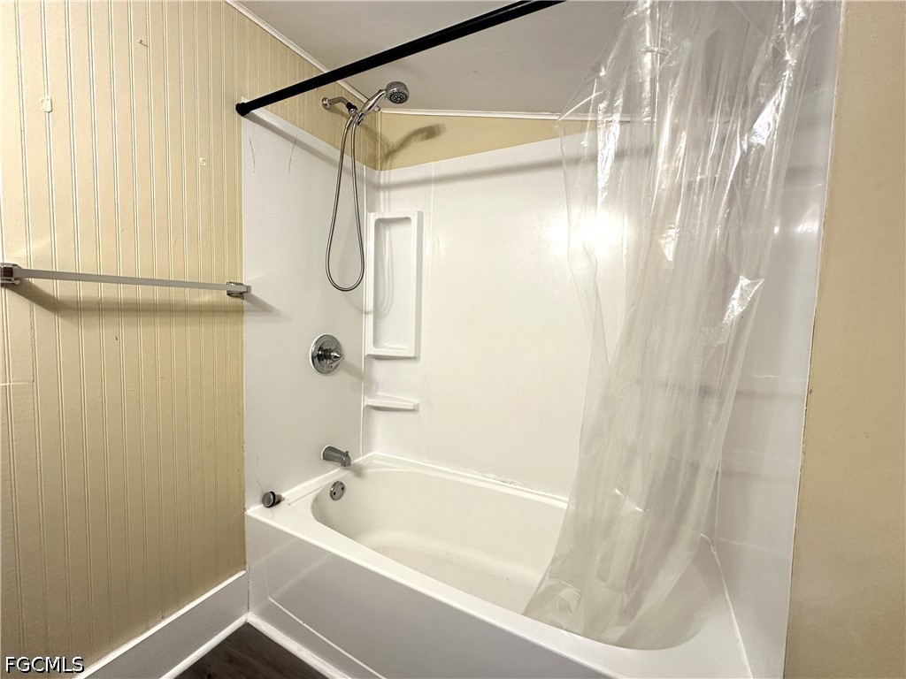 2 Bed SingleFamilyResidence for Sale in Fort Myers, photo 13
