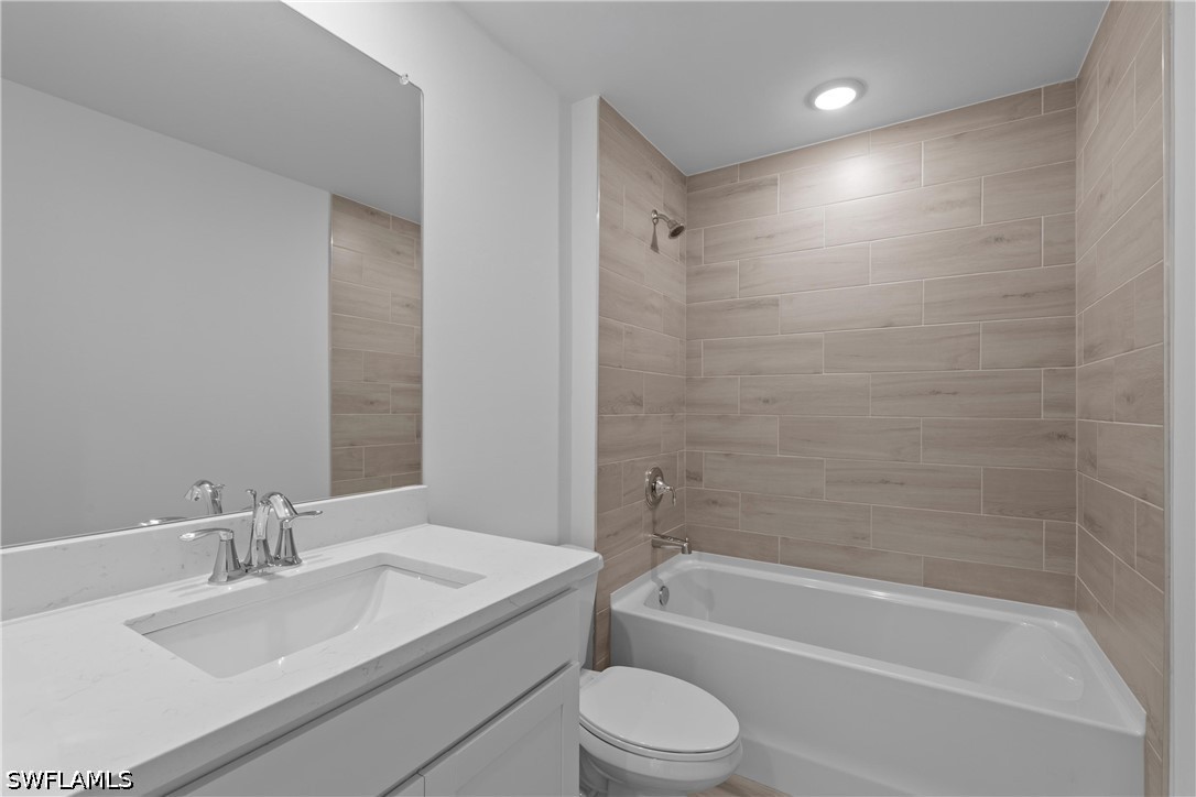 4 Bed SingleFamilyResidence for Sale in Lehigh Acres, photo 13