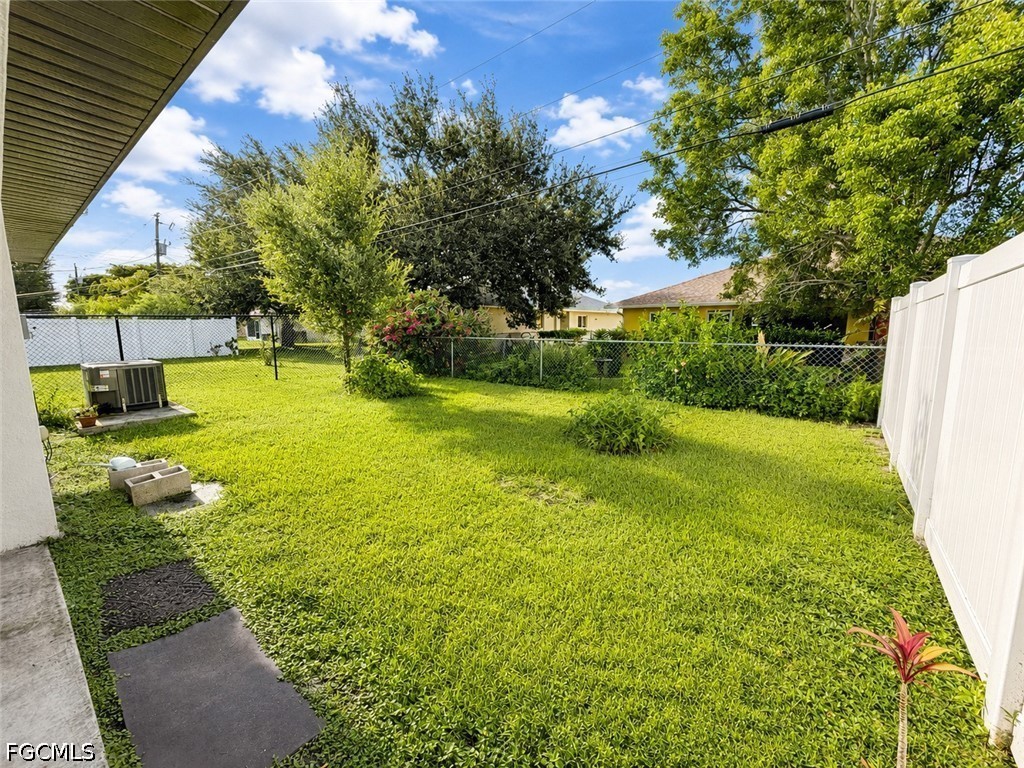 3 Bed Duplex for Sale in Cape Coral, photo 13