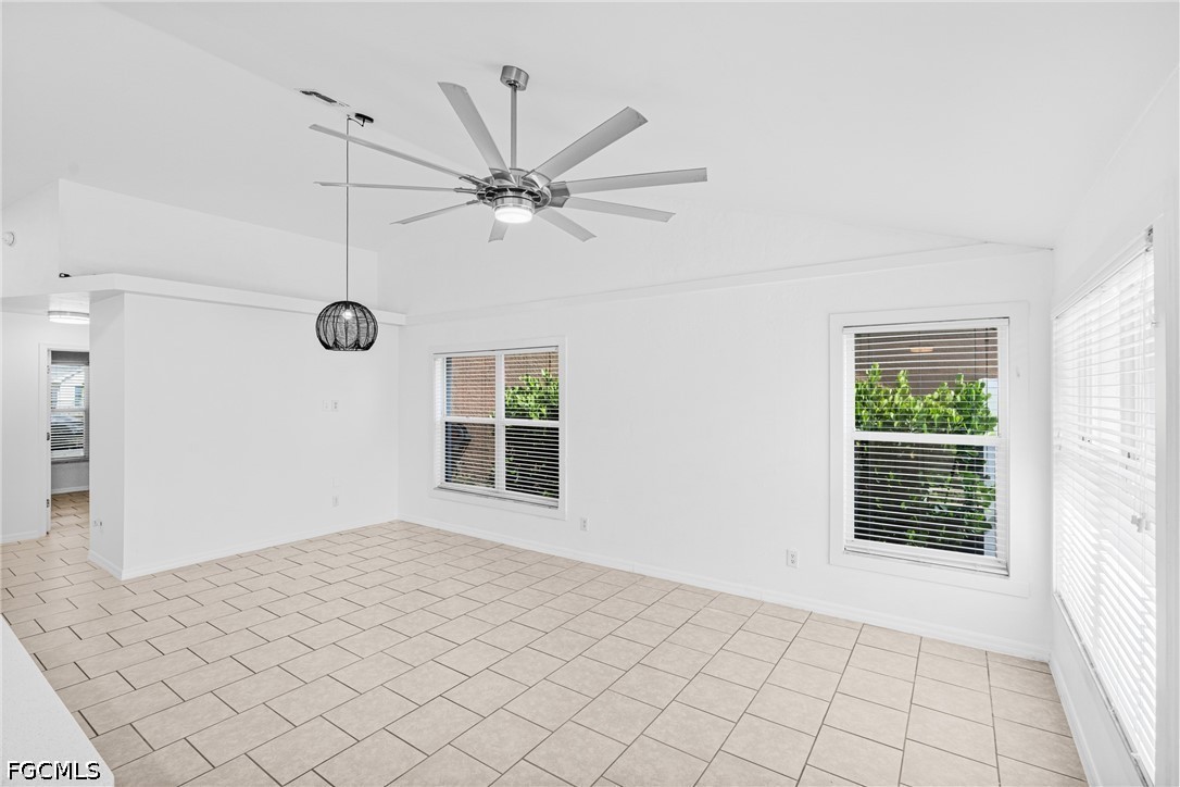3 Bed SingleFamilyResidence for Sale in The Meadow, photo 13