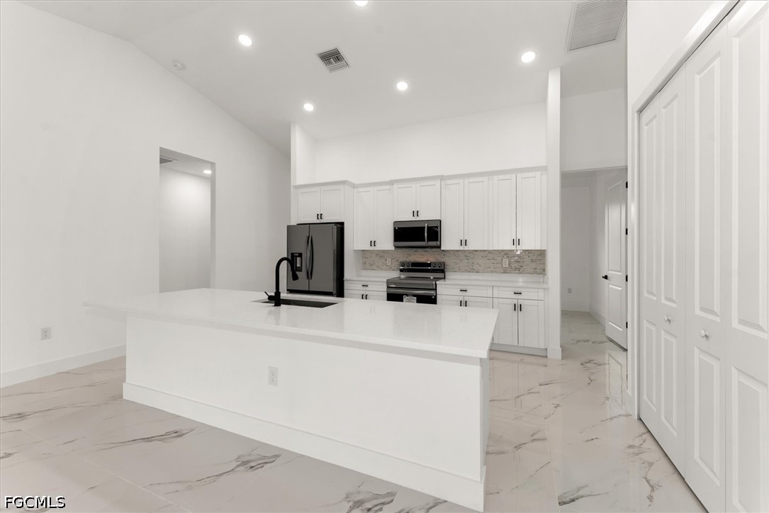 4 Bed SingleFamilyResidence for Sale in Buckingham Park, photo 13