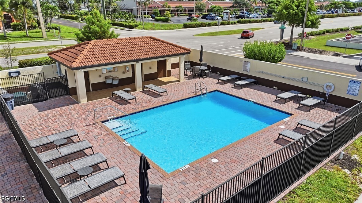 2 Bed Condominium for Sale in Cape Coral, photo 13