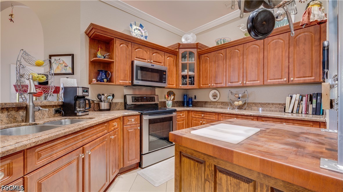 3 Bed SingleFamilyResidence for Sale in Cape Coral, photo 13