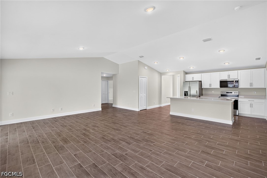 4 Bed SingleFamilyResidence for Sale in Cape Coral, photo 13