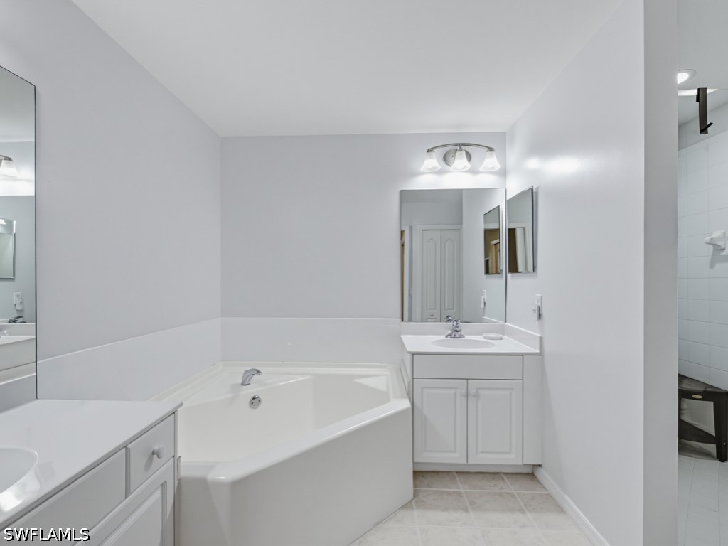 2 Bed Condominium for Sale in Naples, photo 13