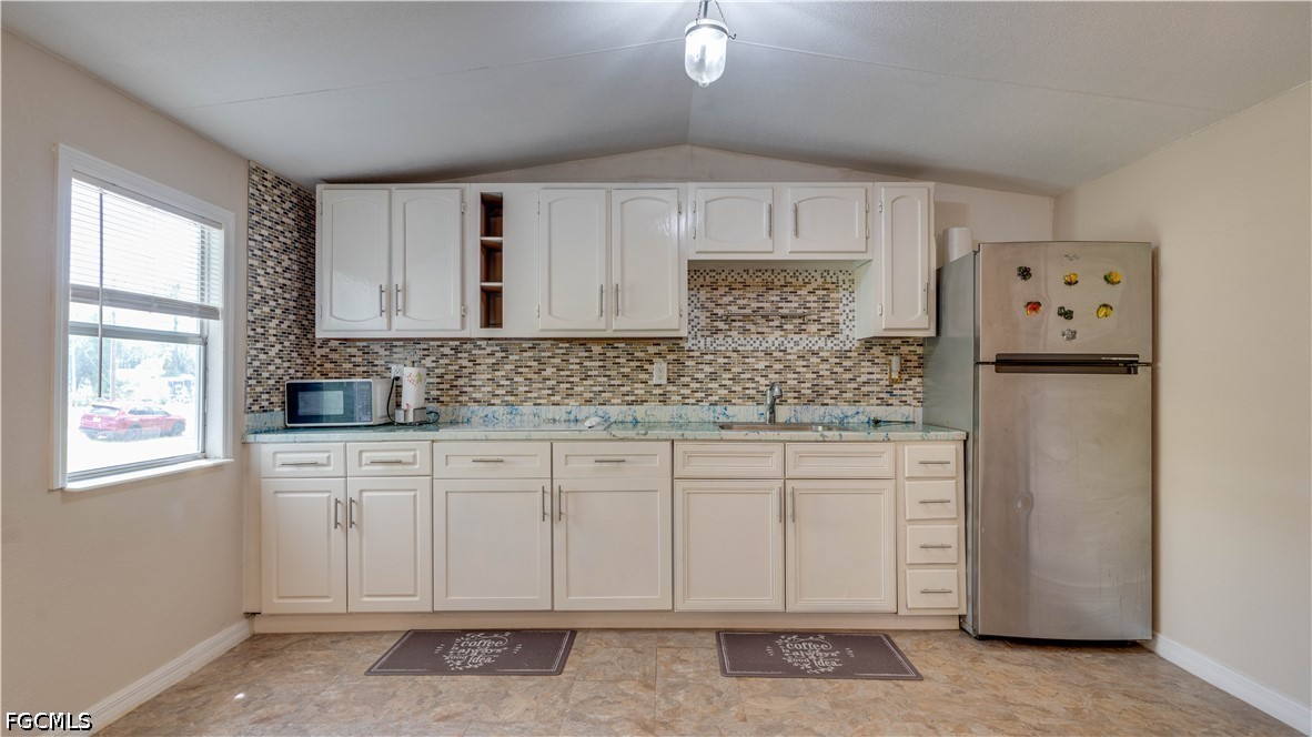 2 Bed ManufacturedHome for Sale in North Fort Myers, photo 13