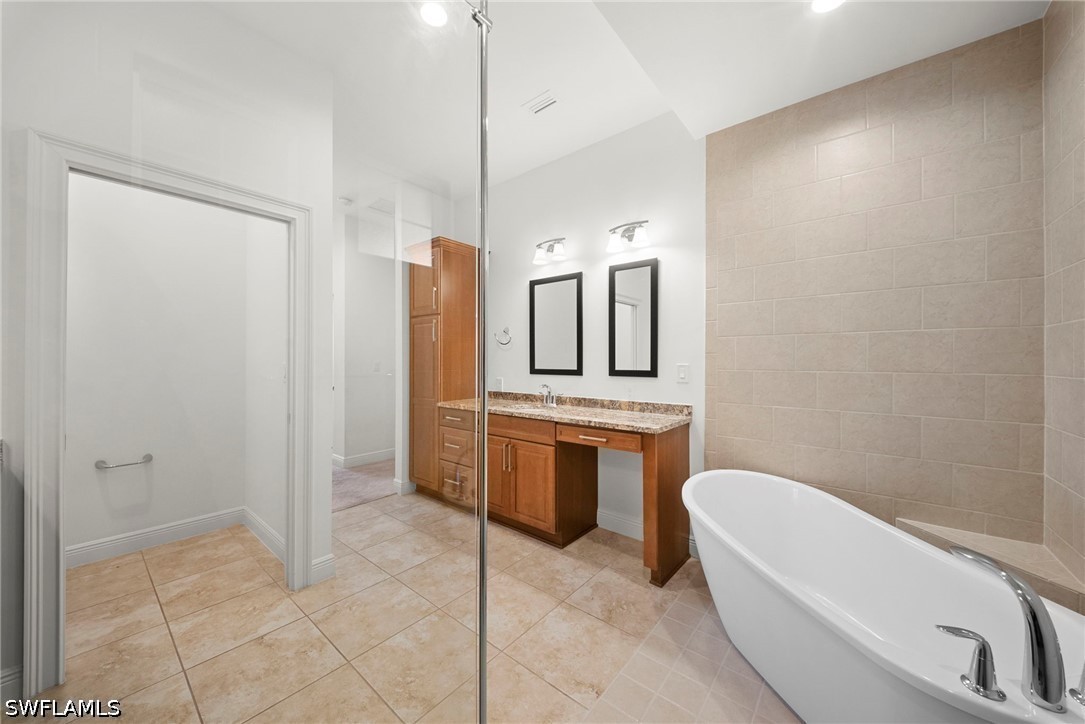 2 Bed Condominium for Sale in Genova, photo 13
