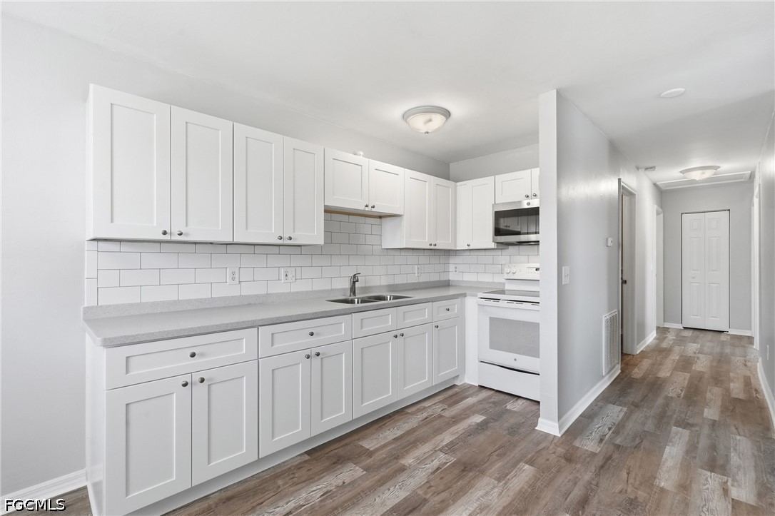 2 Bed SingleFamilyResidence for Sale in North Fort Myers, photo 13