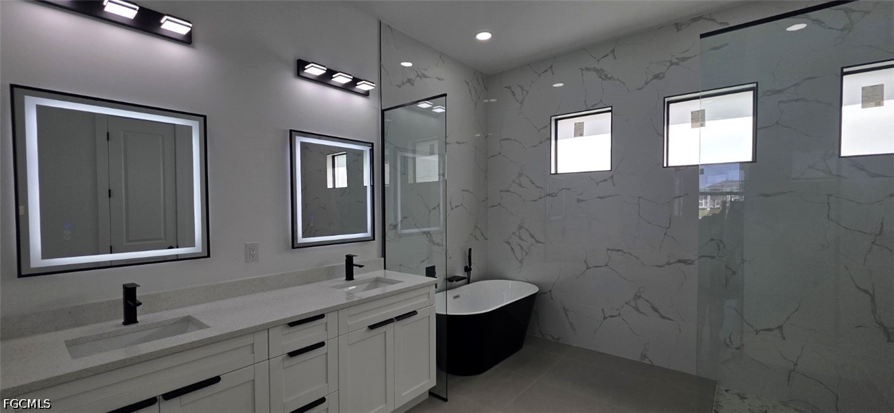 4 Bed SingleFamilyResidence for Sale in Cape Coral, photo 13