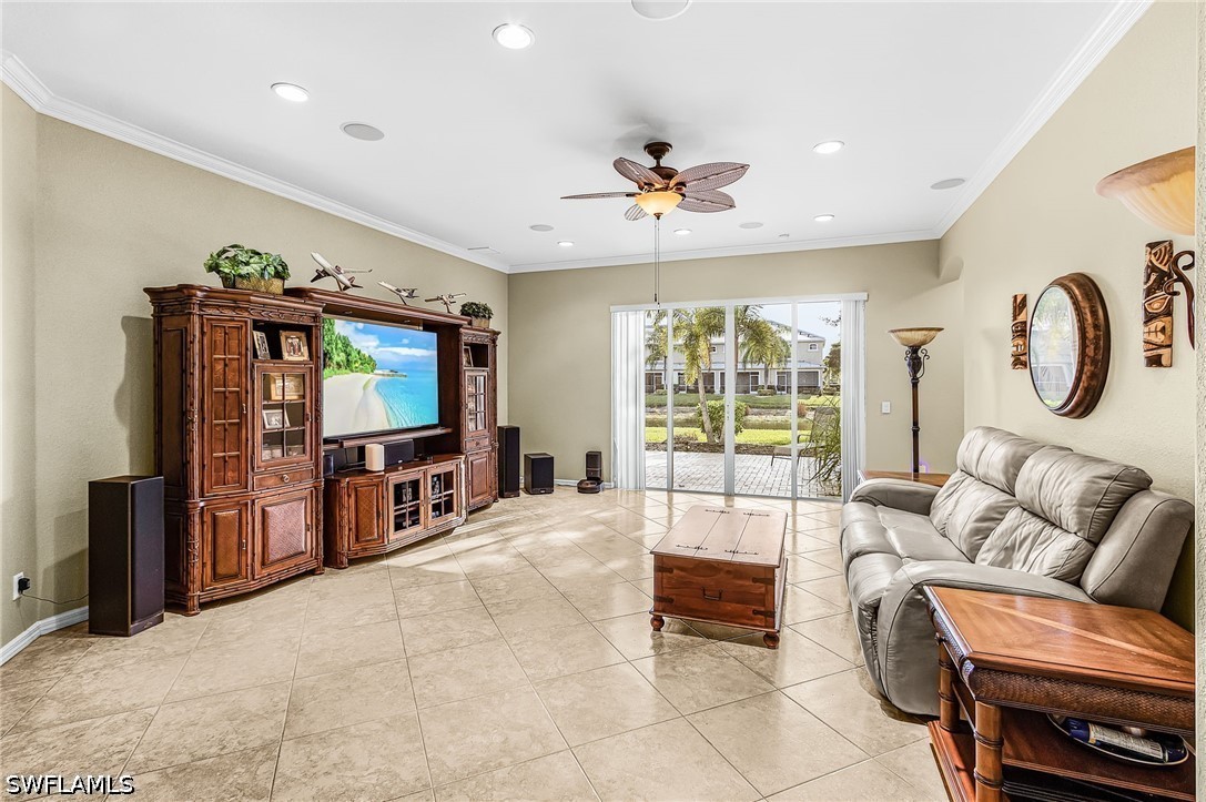 4 Bed SingleFamilyResidence for Sale in Coral Lakes, photo 13