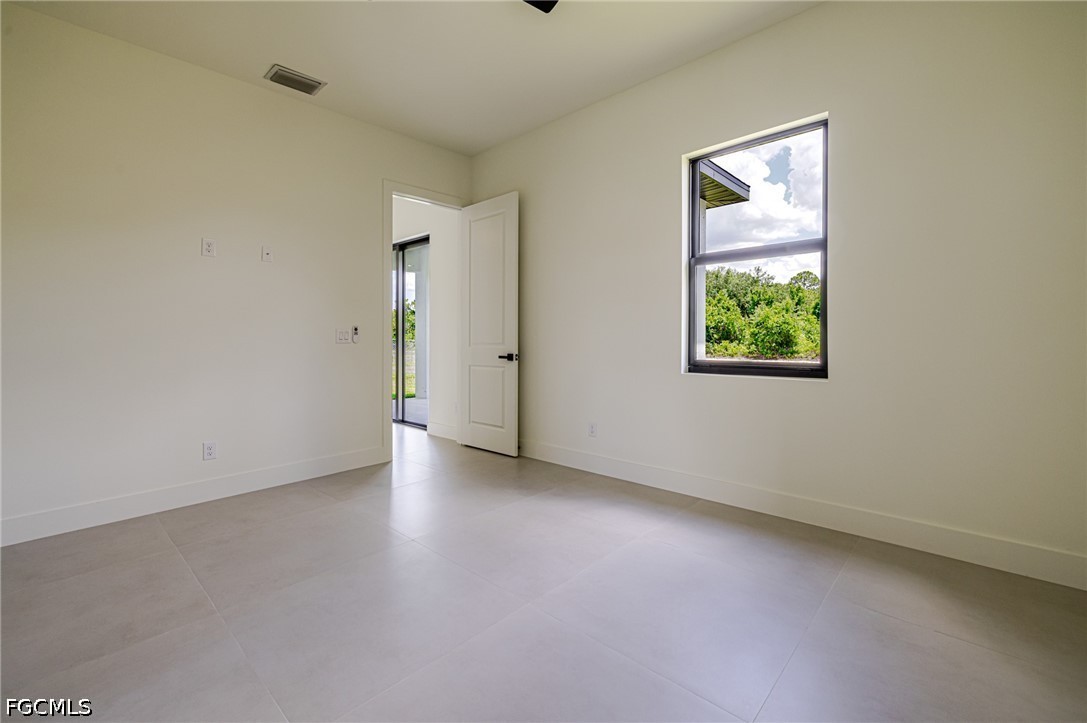 3 Bed SingleFamilyResidence for Sale in Lehigh Acres, photo 13