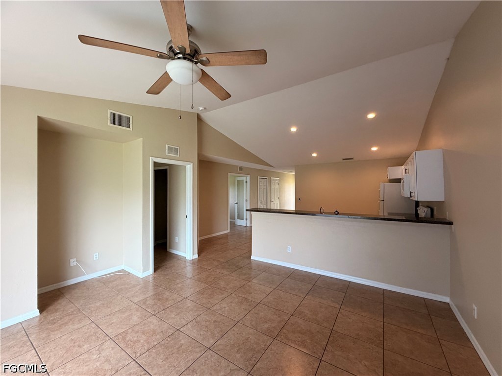 2 Bed Duplex for Sale in Lehigh Estates, photo 13