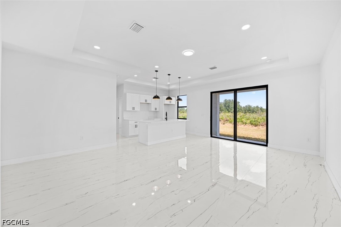 3 Bed SingleFamilyResidence for Sale in Lehigh Acres, photo 13