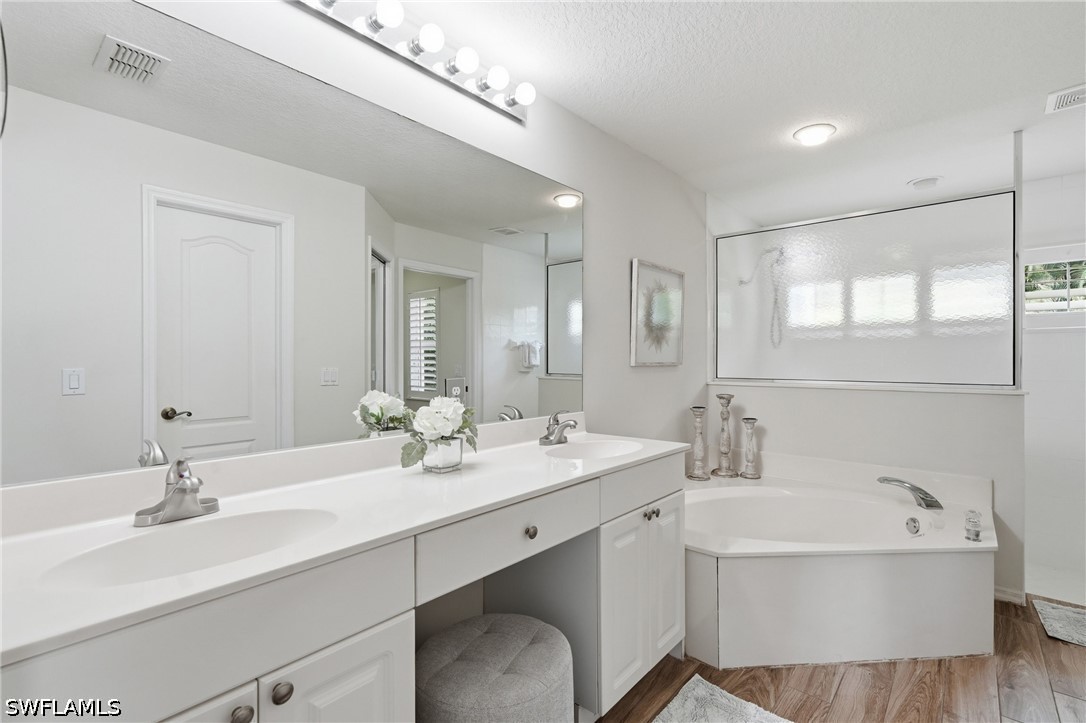 4 Bed Pool Home for Sale in Briarwood, photo 13