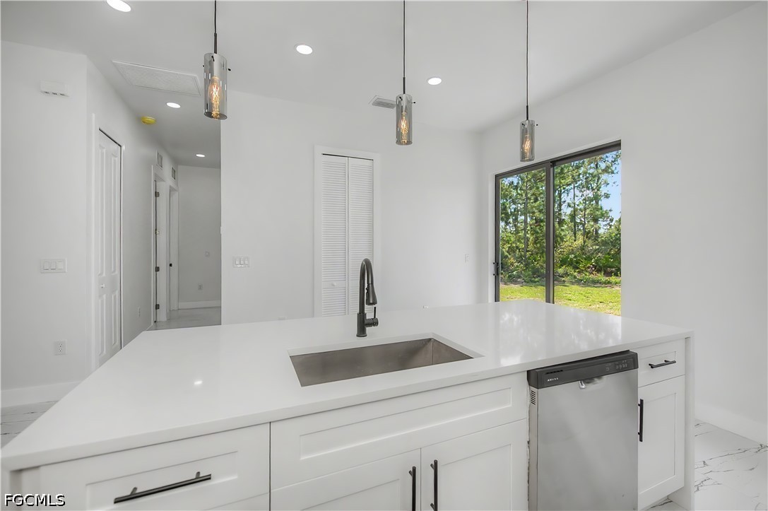 3 Bed SingleFamilyResidence for Sale in Lehigh Acres, photo 13