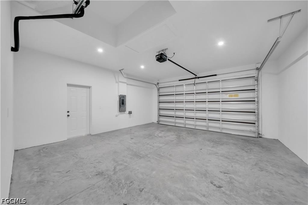 3 Bed SingleFamilyResidence for Sale in Lehigh Acres, photo 13
