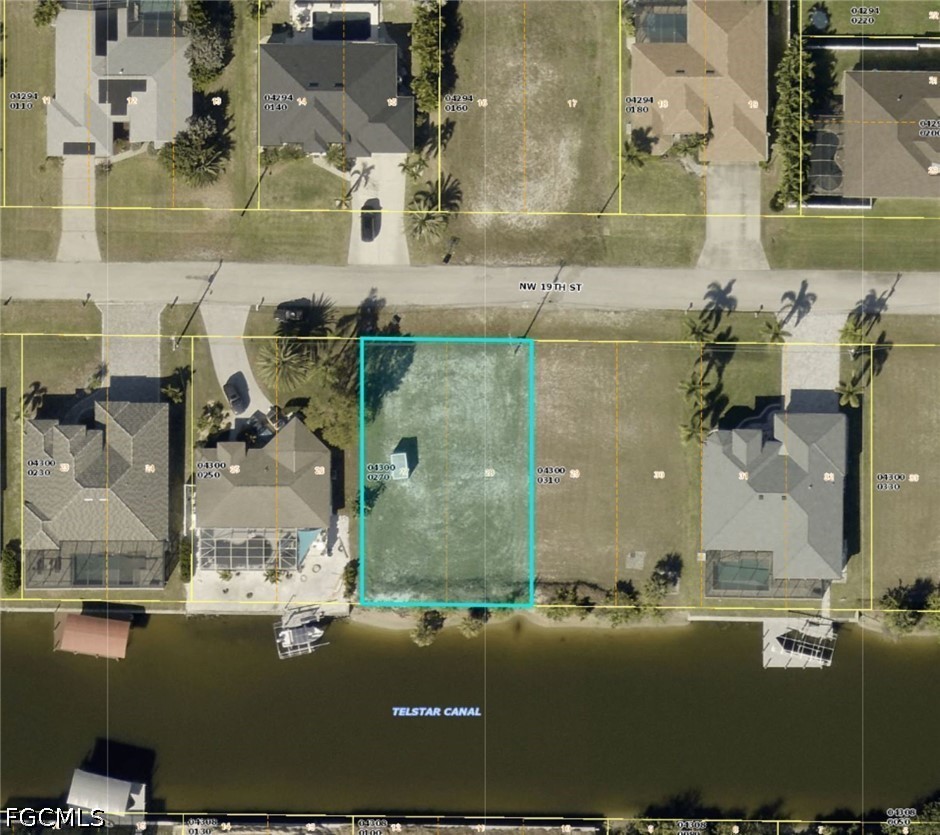 Waterfront Home for Sale in Cape Coral, photo 13