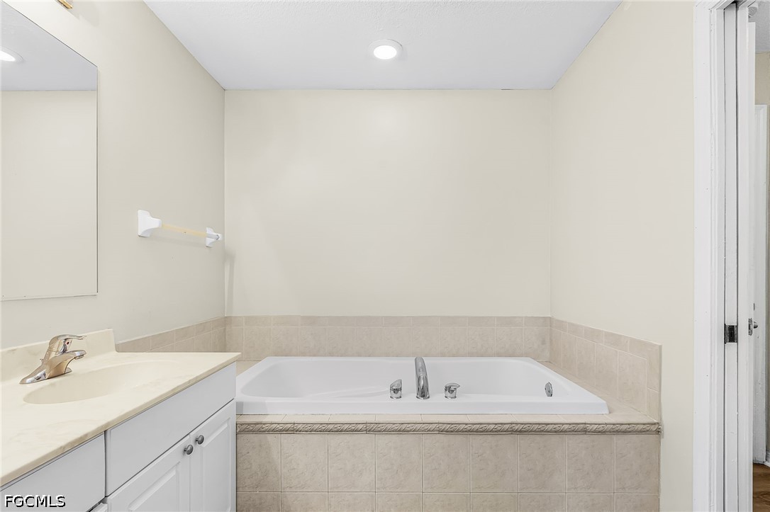 4 Bed SingleFamilyResidence for Sale in Cape Coral, photo 13