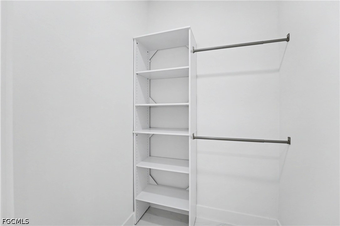 3 Bed SingleFamilyResidence for Sale in 951 Plaza, photo 13