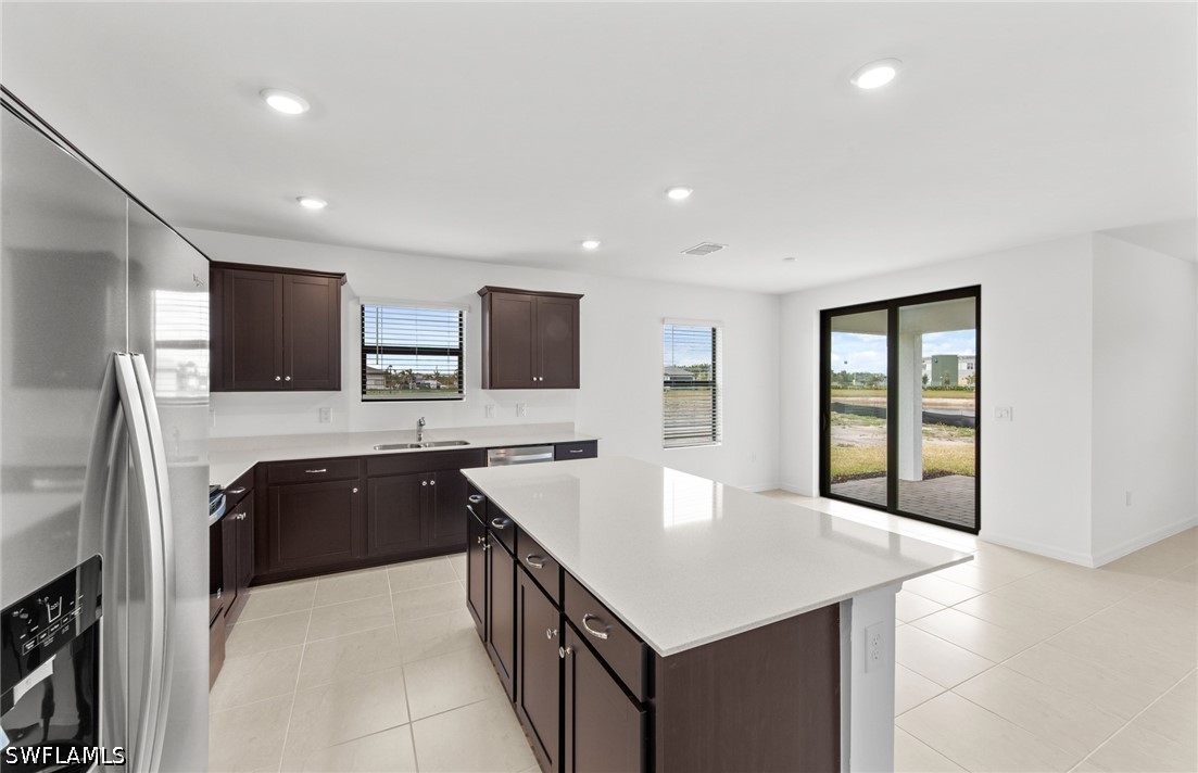 4 Bed SingleFamilyResidence for Sale in Whispering Lakes, photo 13