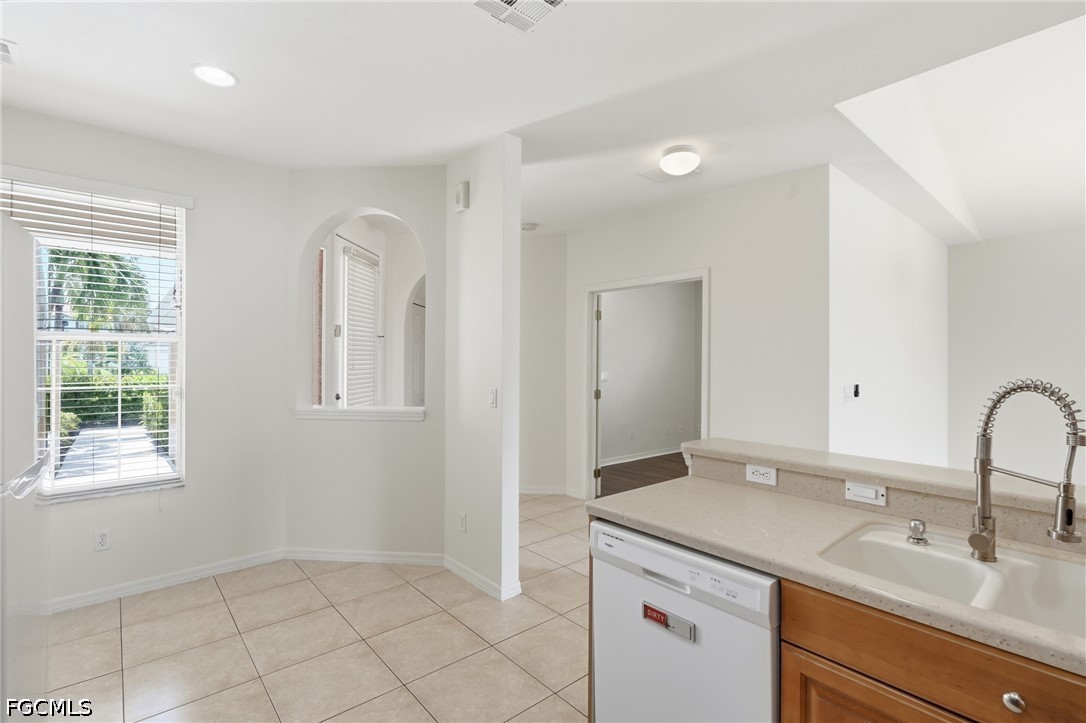 3 Bed Waterfront Home for Sale in Fort Myers, photo 13