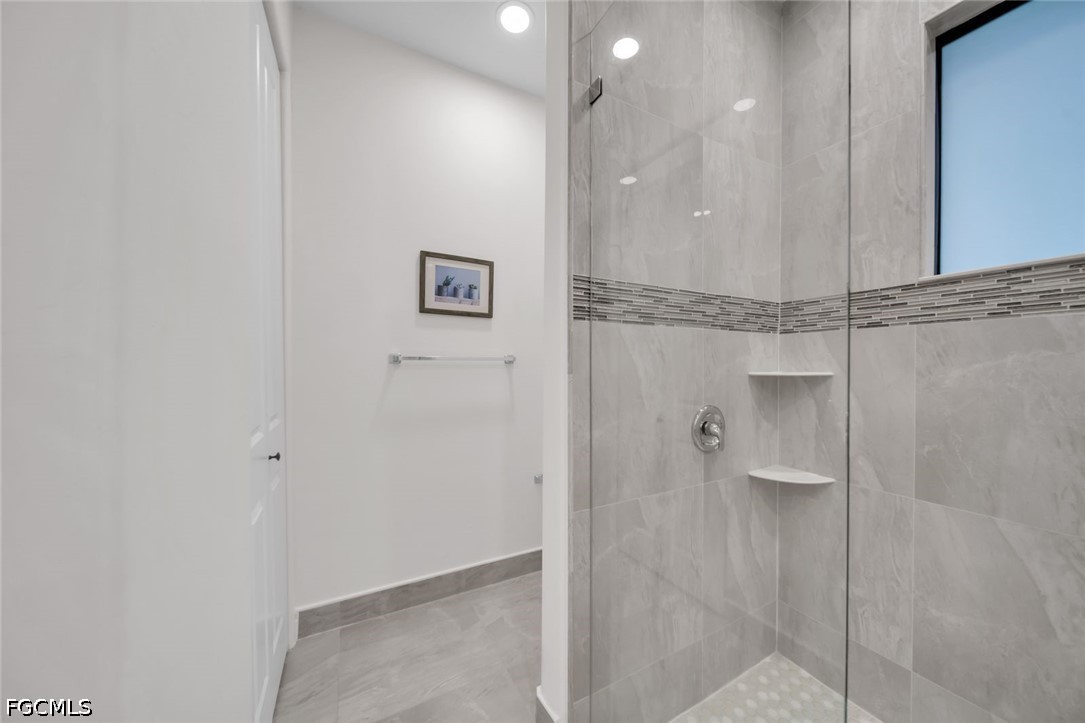 3 Bed SingleFamilyResidence for Sale in Lehigh Acres, photo 13