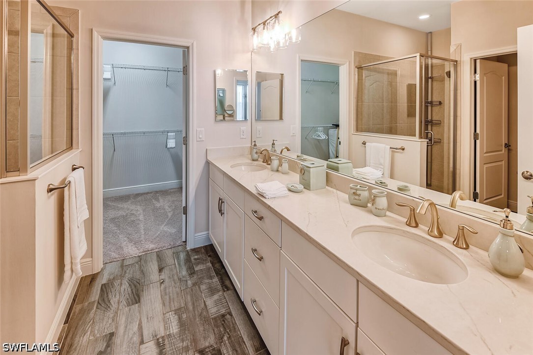 3 Bed Waterfront Home for Sale in Avalon, photo 13
