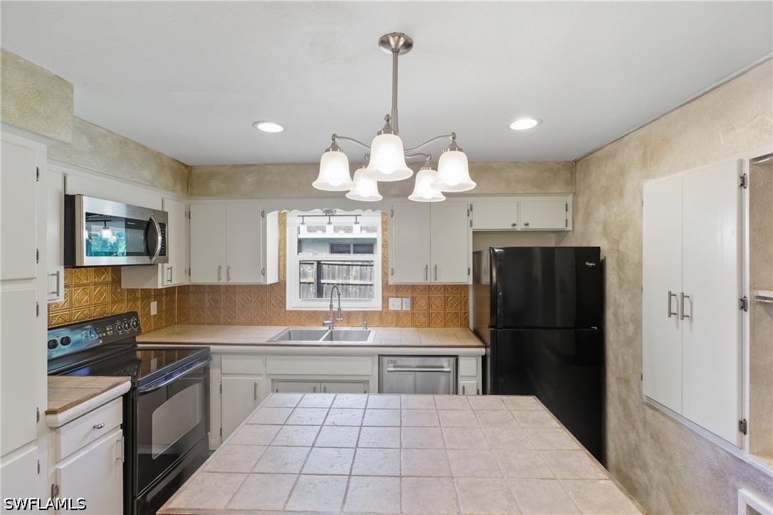 3 Bed SingleFamilyResidence for Sale in Seminole Estates, photo 13