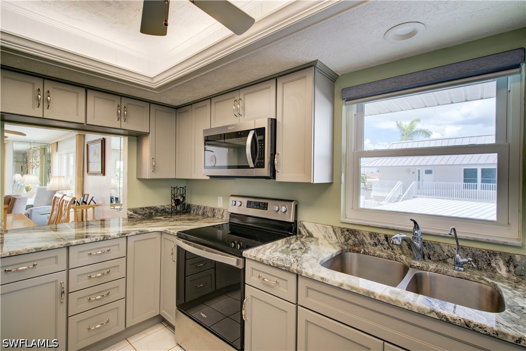 2 Bed Waterfront Home for Sale in Cape Coral, photo 13