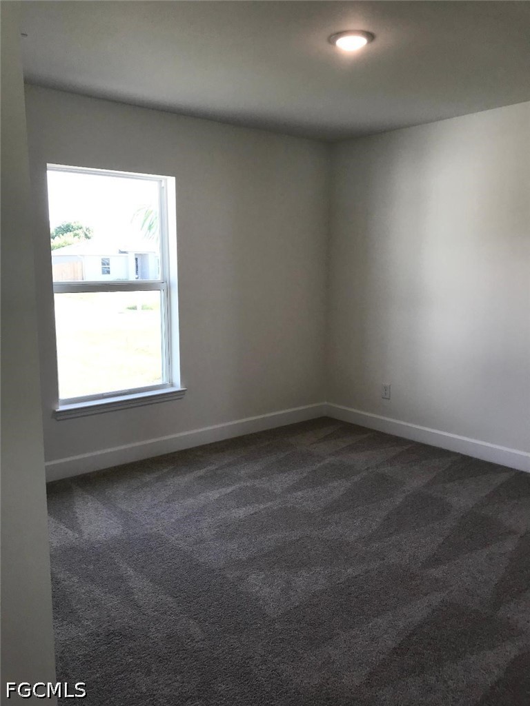 3 Bed SingleFamilyResidence for Sale in Cape Coral, photo 13