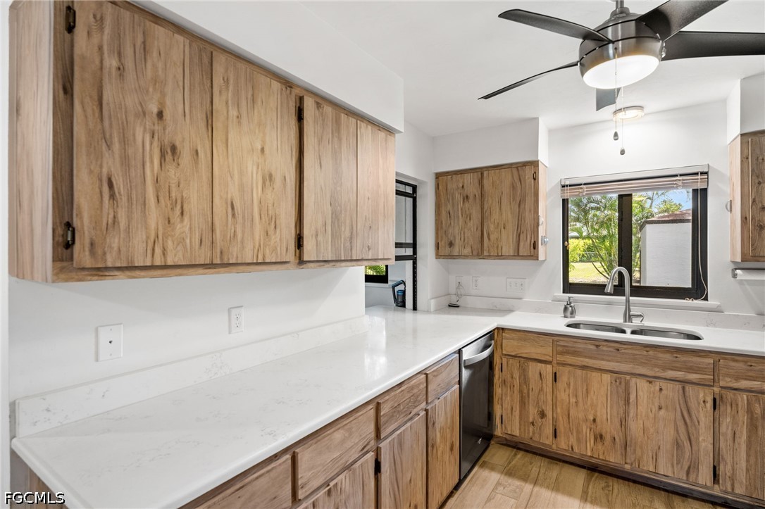 3 Bed SingleFamilyResidence for Sale in San Carlos Park, photo 13