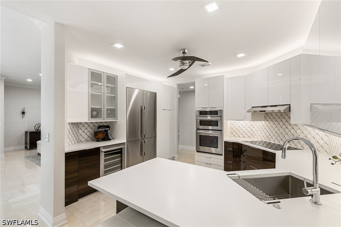 3 Bed Condominium for Sale in Colonade, photo 13